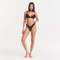 FITS EVERYBODY LACE TRIANGLE BRALETTE | ONYX