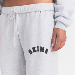 COTTON FLEECE LOGO CLASSIC STRAIGHT LEG PANT | LIGHT HEATHER GREY WITH ONYX LOGO