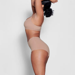FITS EVERYBODY BOY SHORT | SIENNA