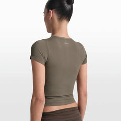 NikeSKIMS RIBBED SEAMLESS BABY T-SHIRT | DUSTY OAKMOSS