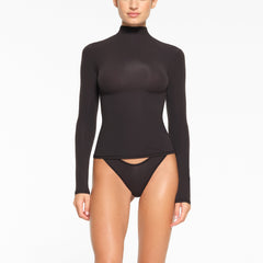 FITS EVERYBODY TURTLENECK TOP | ONYX