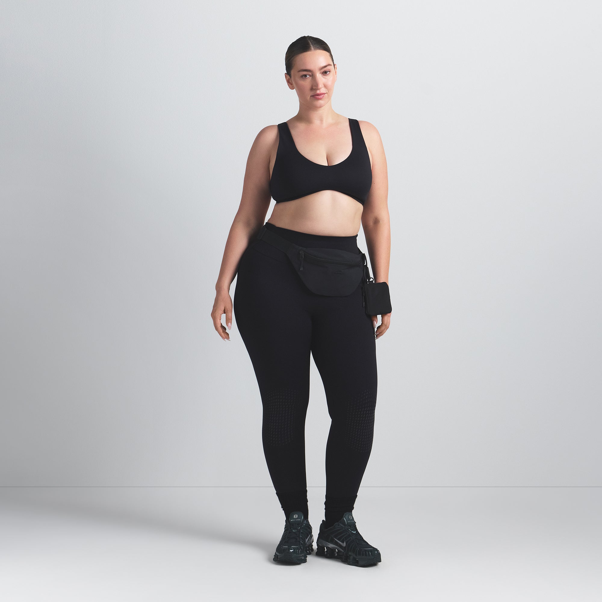 NikeSKIMS MATTE SHAPING SCOOP BRA | OBSIDIAN