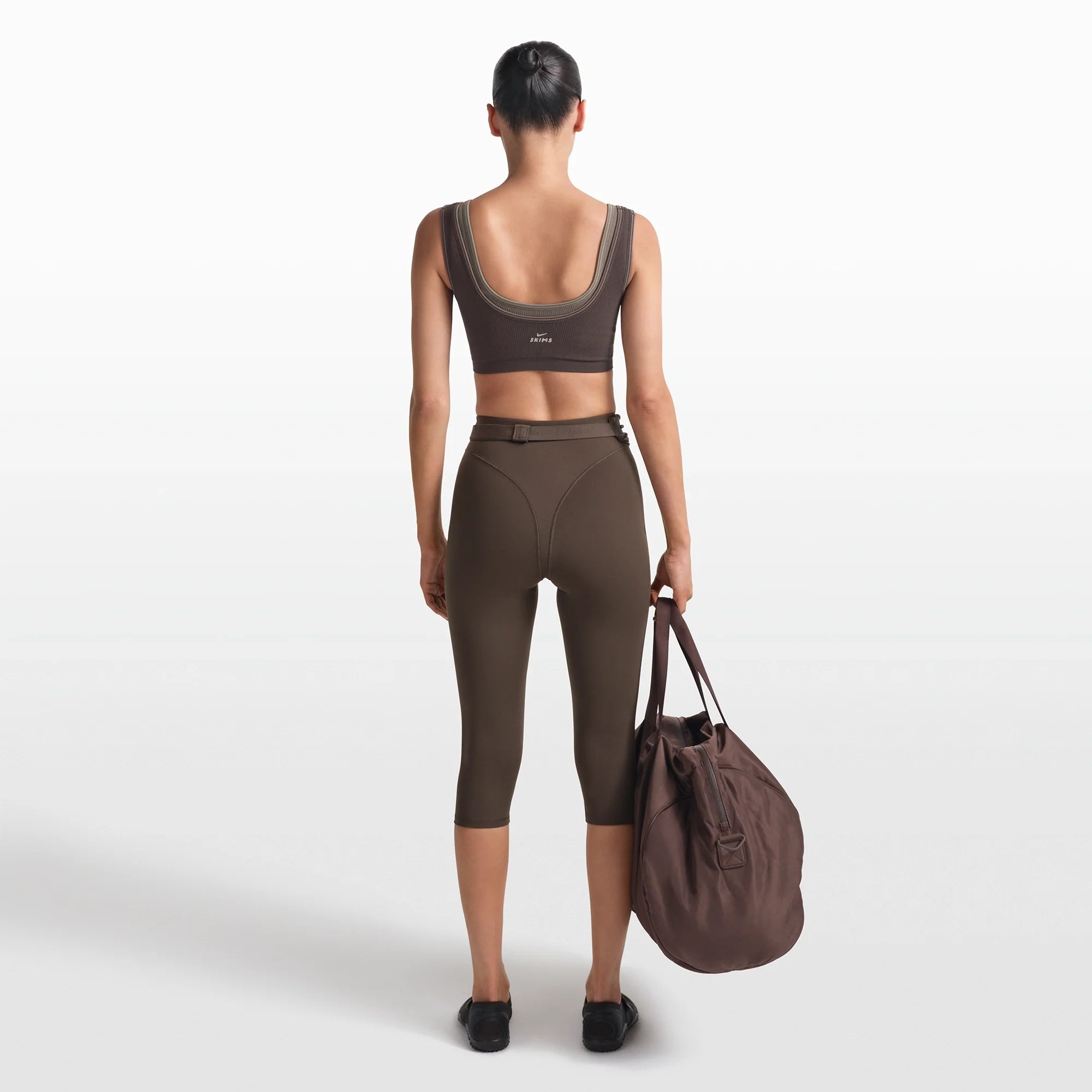 NikeSKIMS RIBBED SEAMLESS SCOOP BRA | PHOENIX