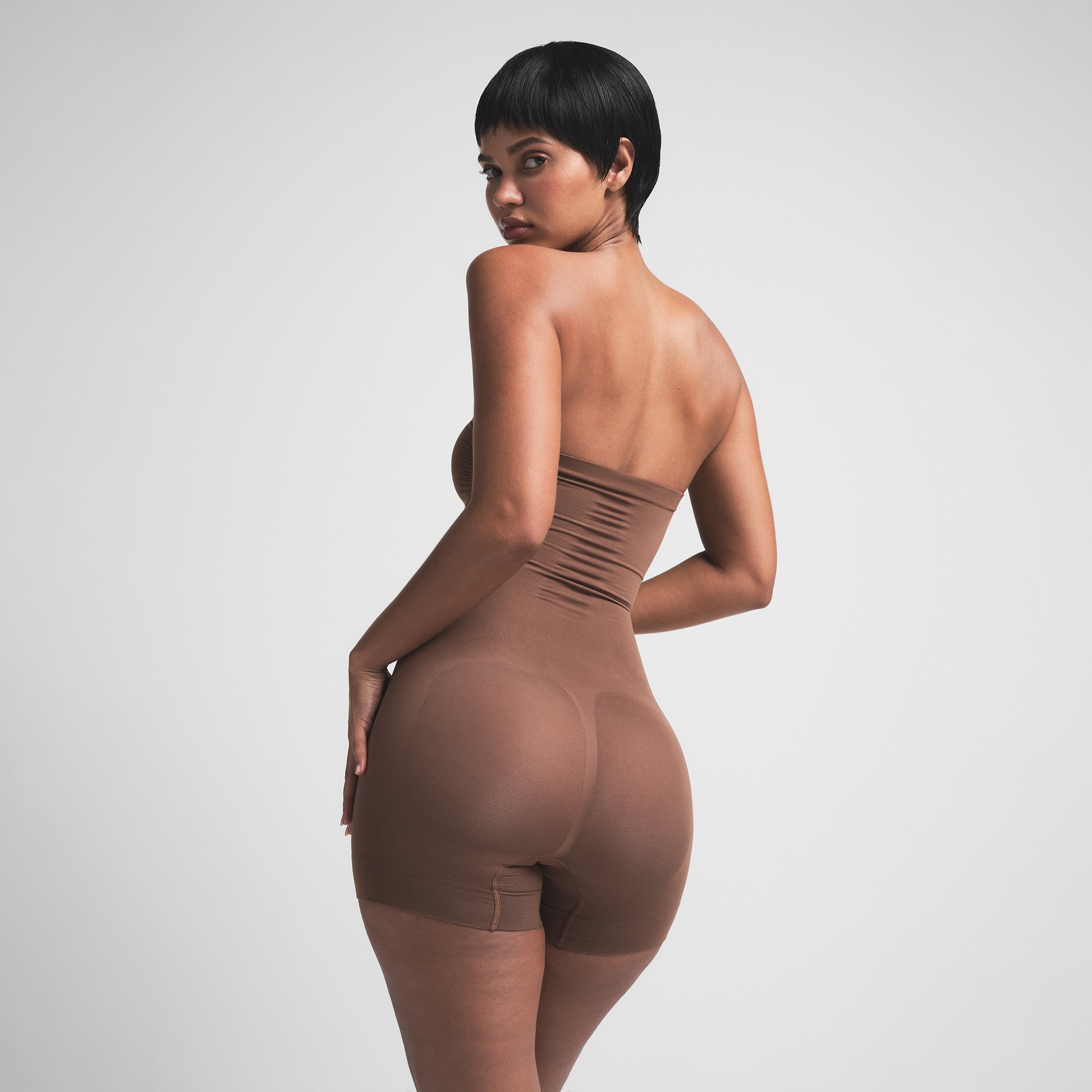 SEAMLESS SCULPT STRAPLESS SHORTIE BODYSUIT | JASPER