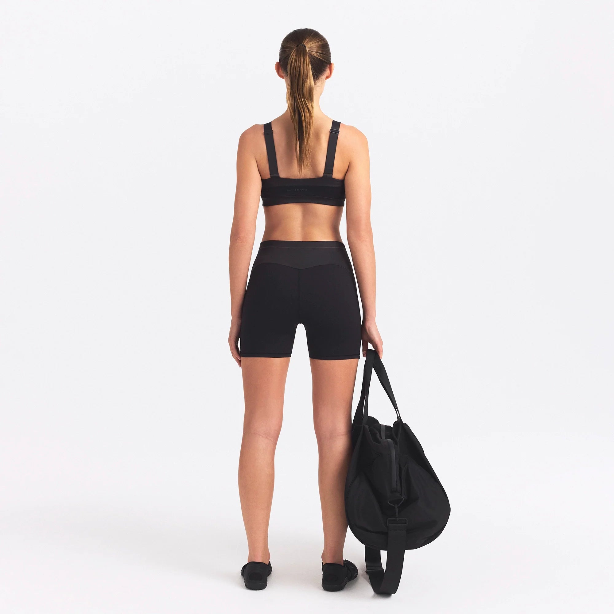NikeSKIMS MATTE SHINE MIX 5" BIKER SHORT | OBSIDIAN AND IGNEOUS