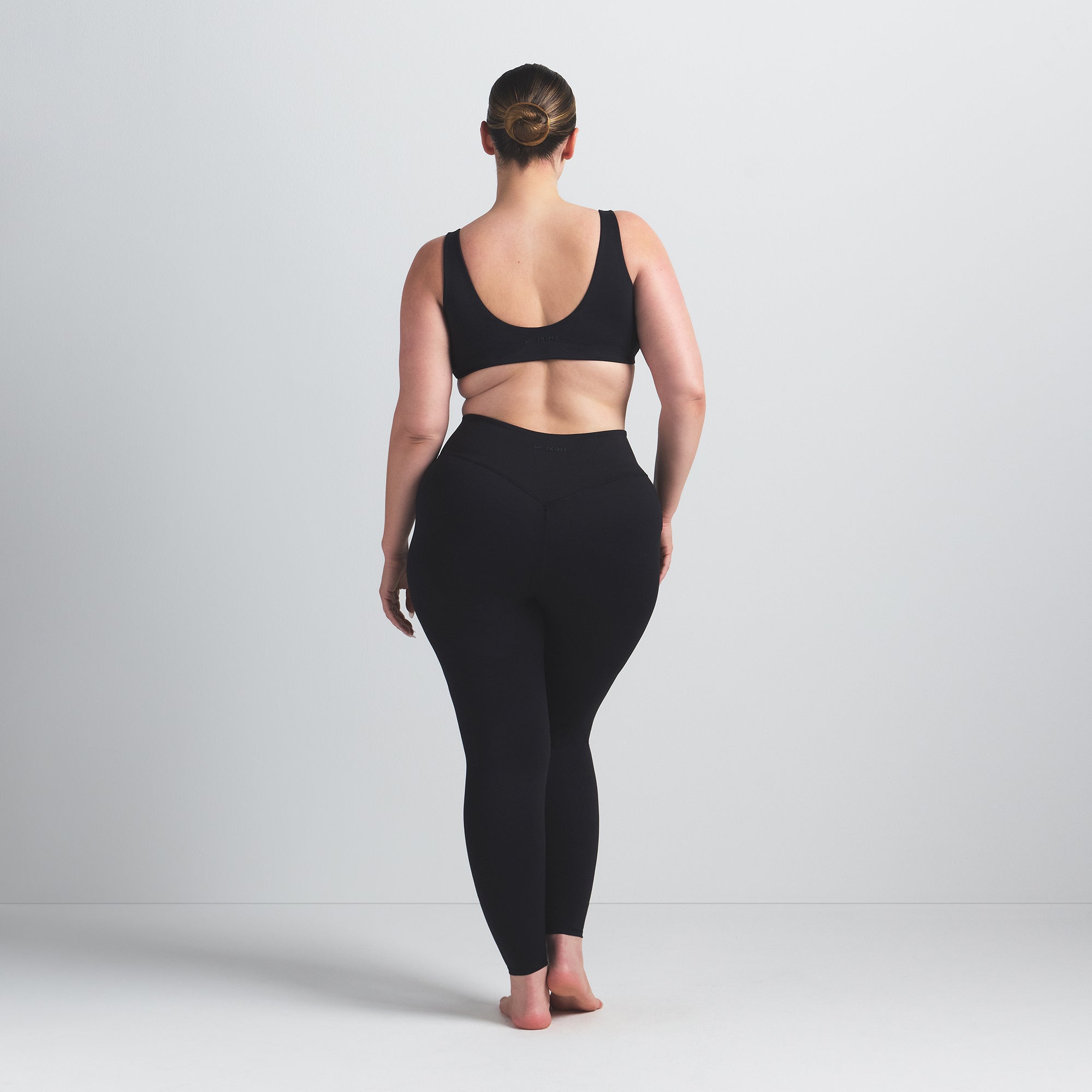 NikeSKIMS MATTE 26" LEGGING | OBSIDIAN