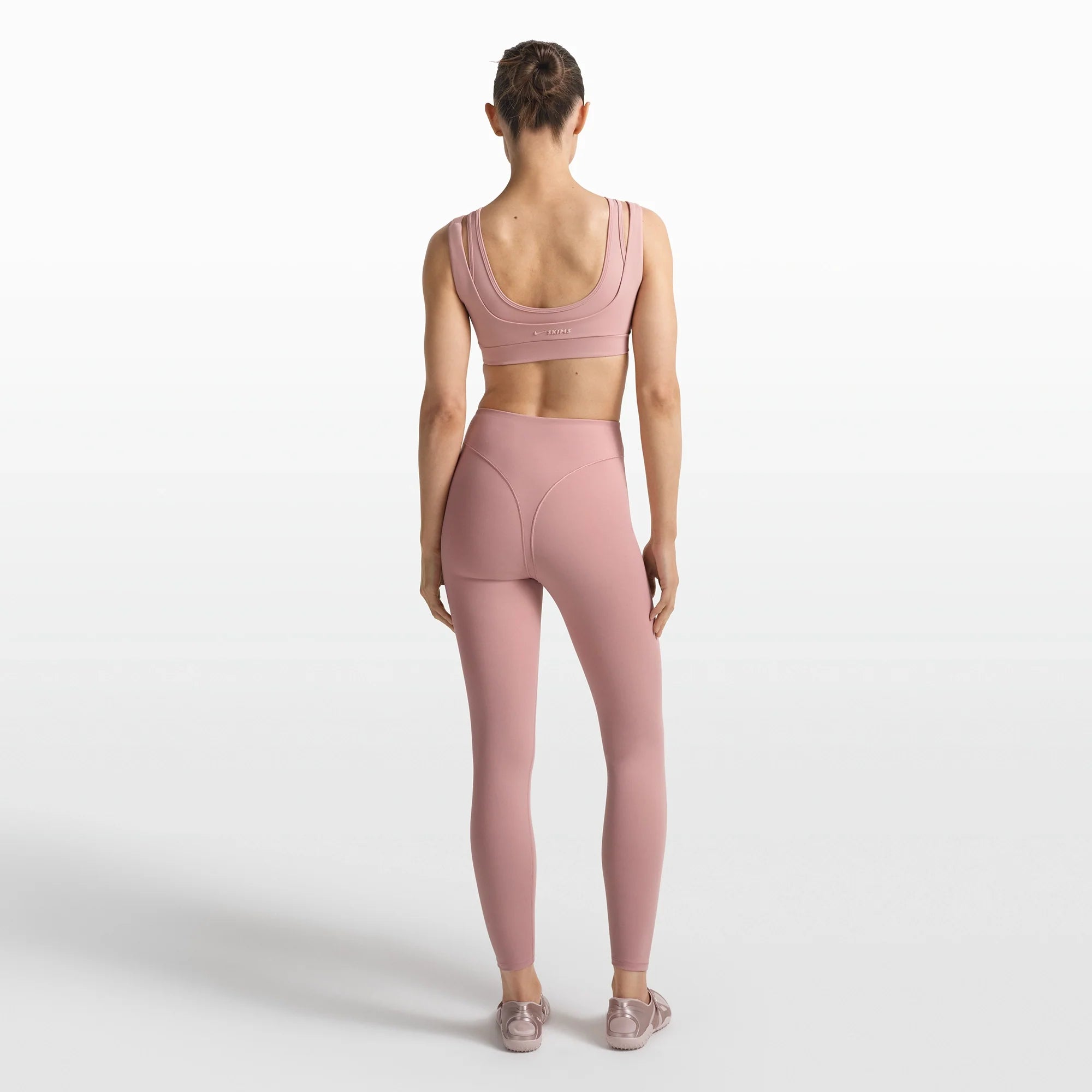 NikeSKIMS MATTE V-LINE 26" LEGGING | HIMALAYAN