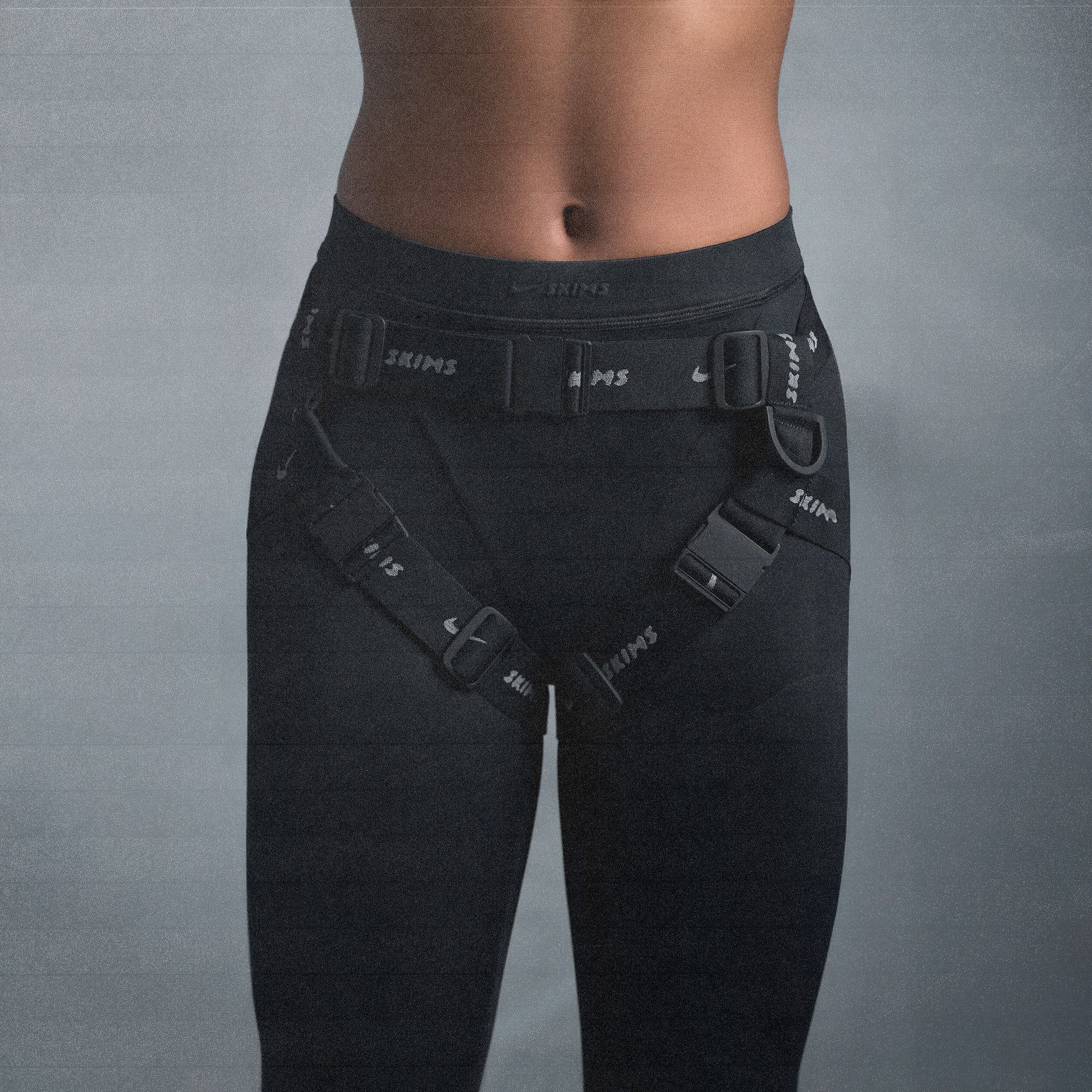 NikeSKIMS MATTE V-LINE 26" LEGGING | OBSIDIAN