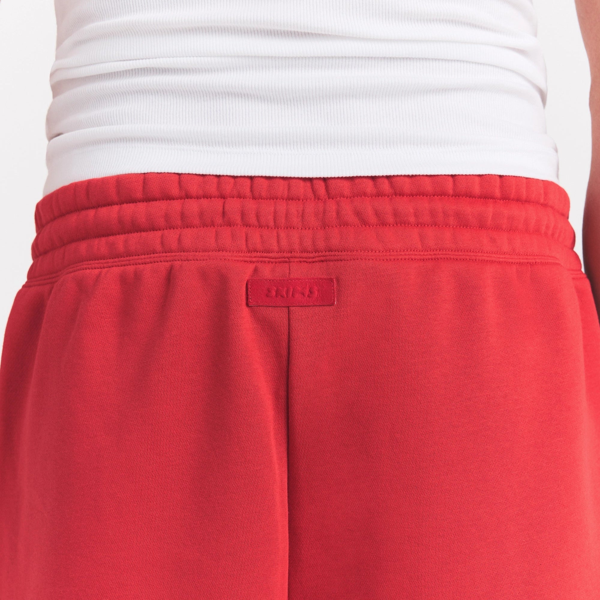 FLEECE LOUNGE MENS RELAXED SHORT | WASHED RED