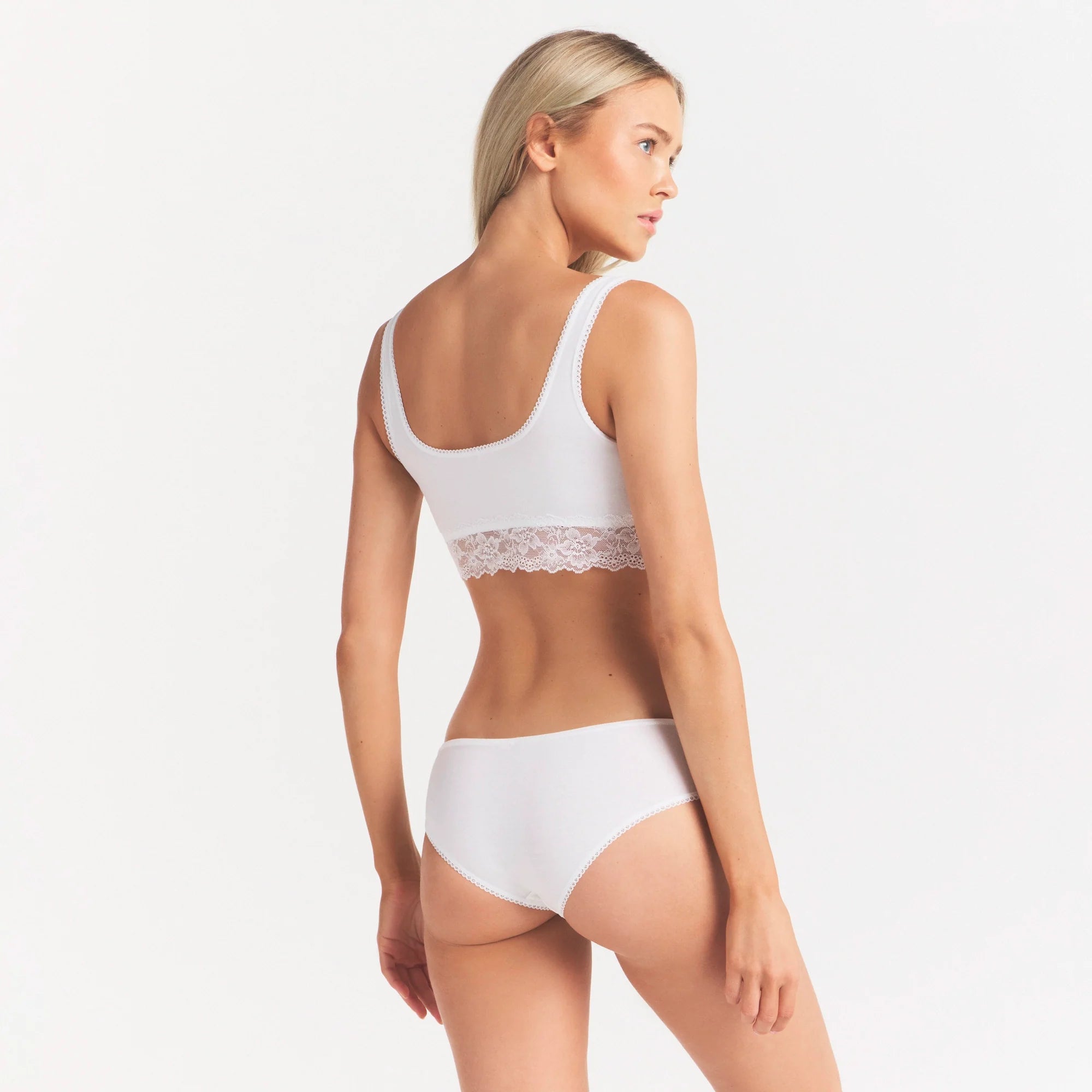 LIGHTWEIGHT COTTON LACE SCOOP BRALETTE | SNOW