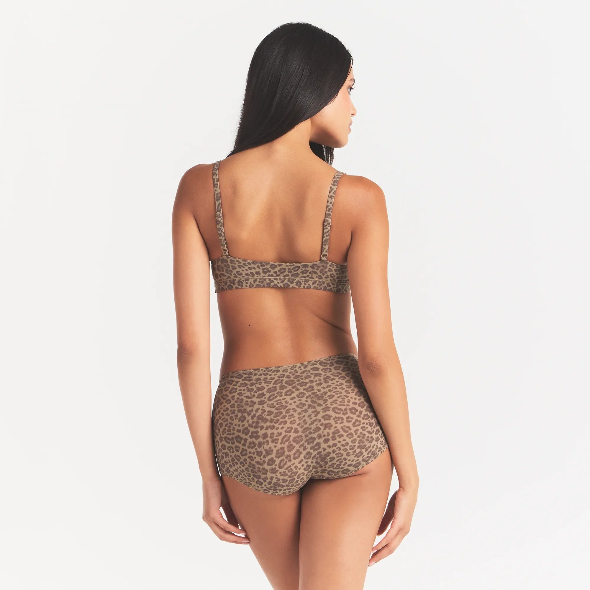 FITS EVERYBODY SCOOP BRALETTE | DESERT LEOPARD INK PRINT