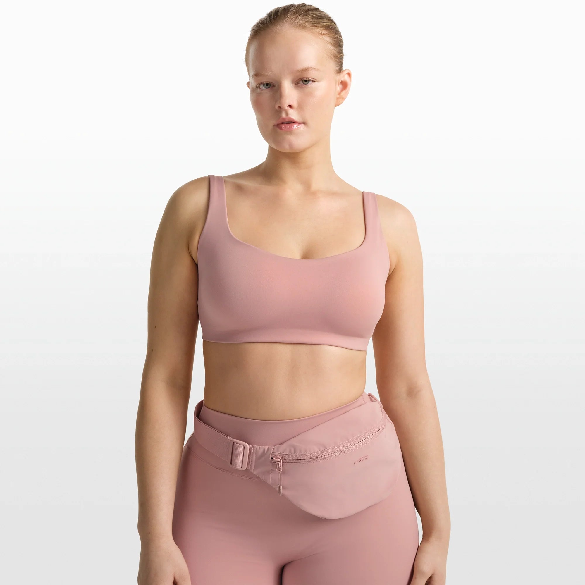 NikeSKIMS MATTE SCOOP NECK BRA | HIMALAYAN