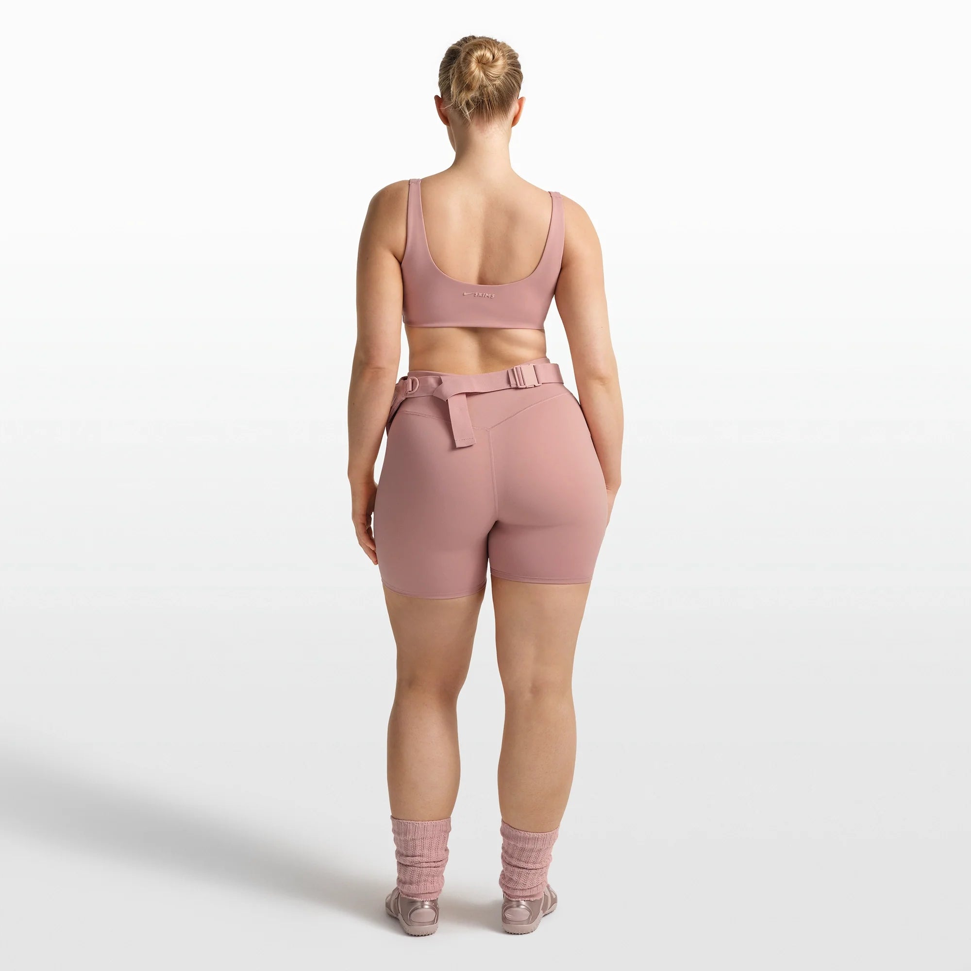 NikeSKIMS MATTE SCOOP NECK BRA | HIMALAYAN