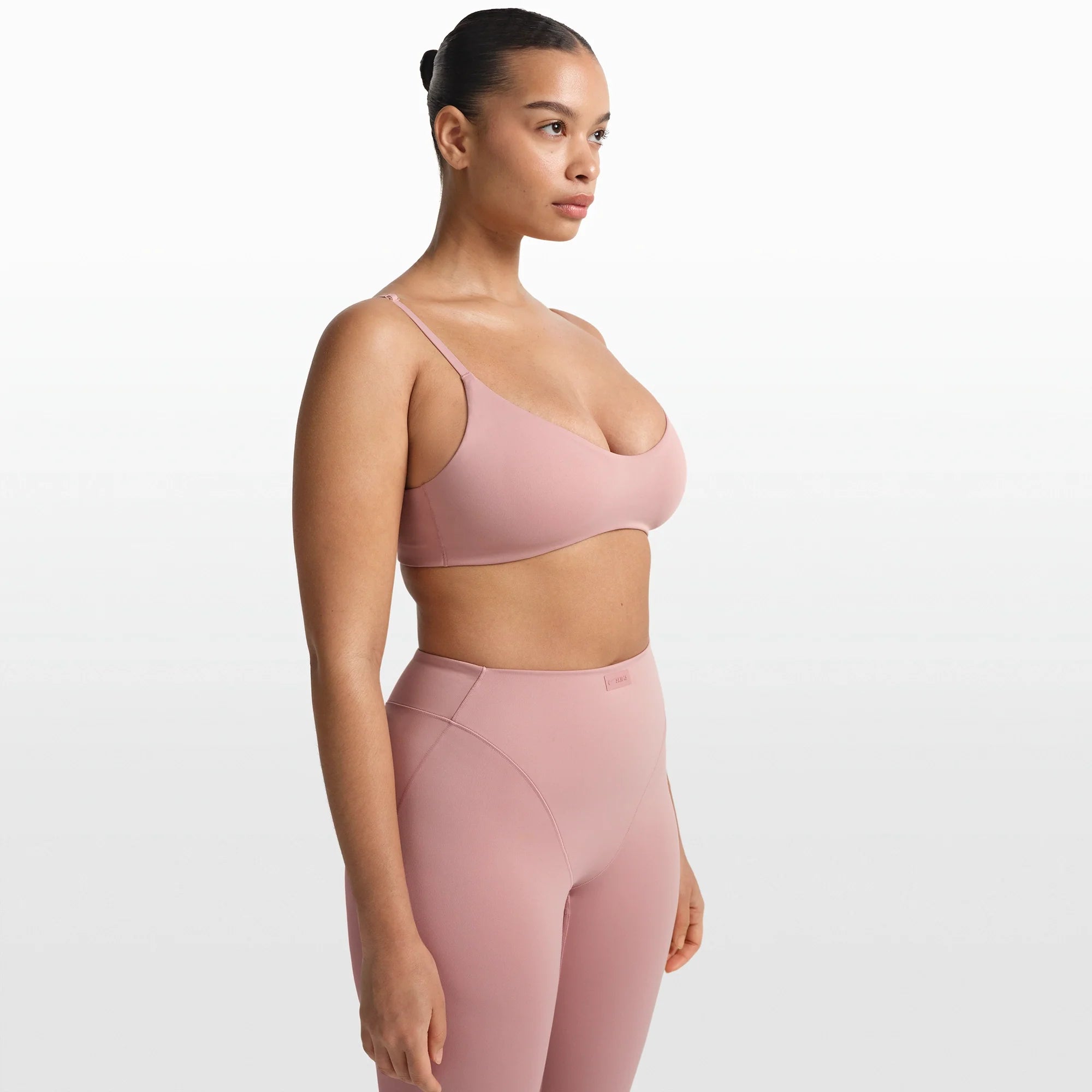 NikeSKIMS MATTE MICRO SCOOP BRA | HIMALAYAN
