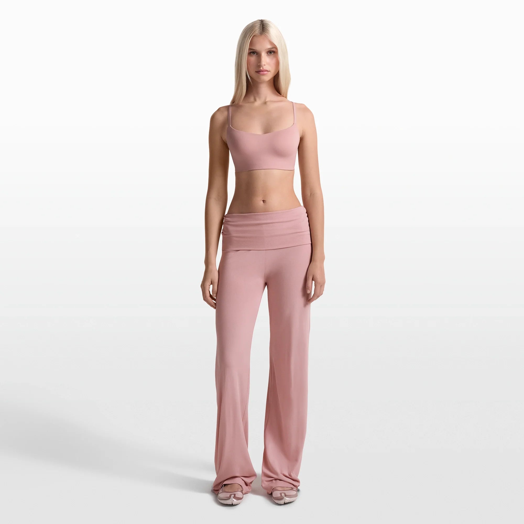 NikeSKIMS MATTE CONTOUR CAMI BRA | HIMALAYAN