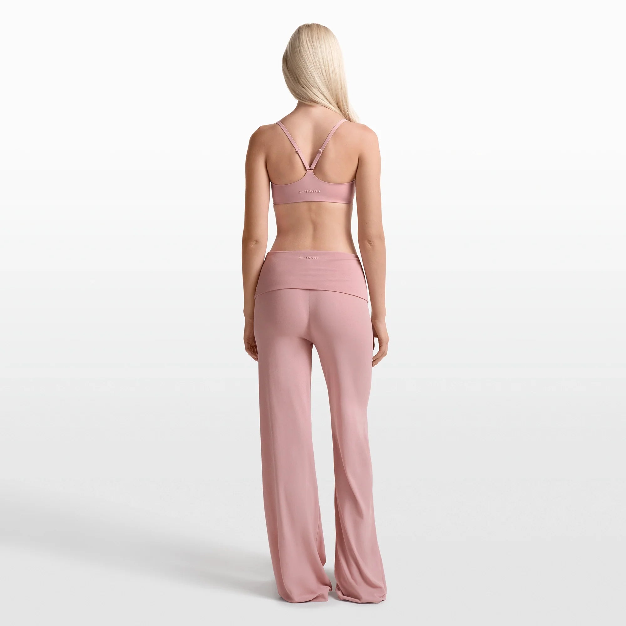 NikeSKIMS MATTE CONTOUR CAMI BRA | HIMALAYAN