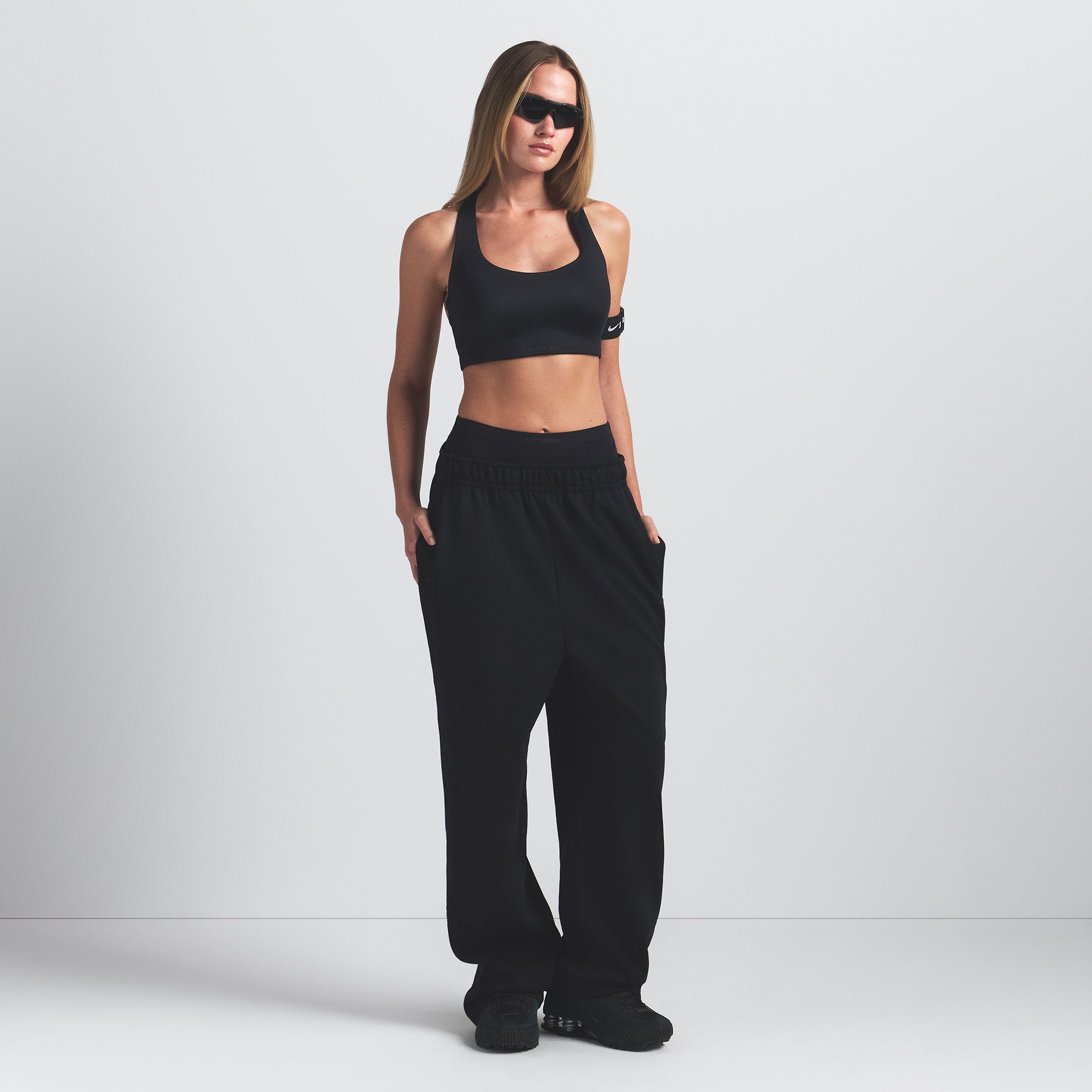 NikeSKIMS SHINE RACERBACK BRA | OBSIDIAN