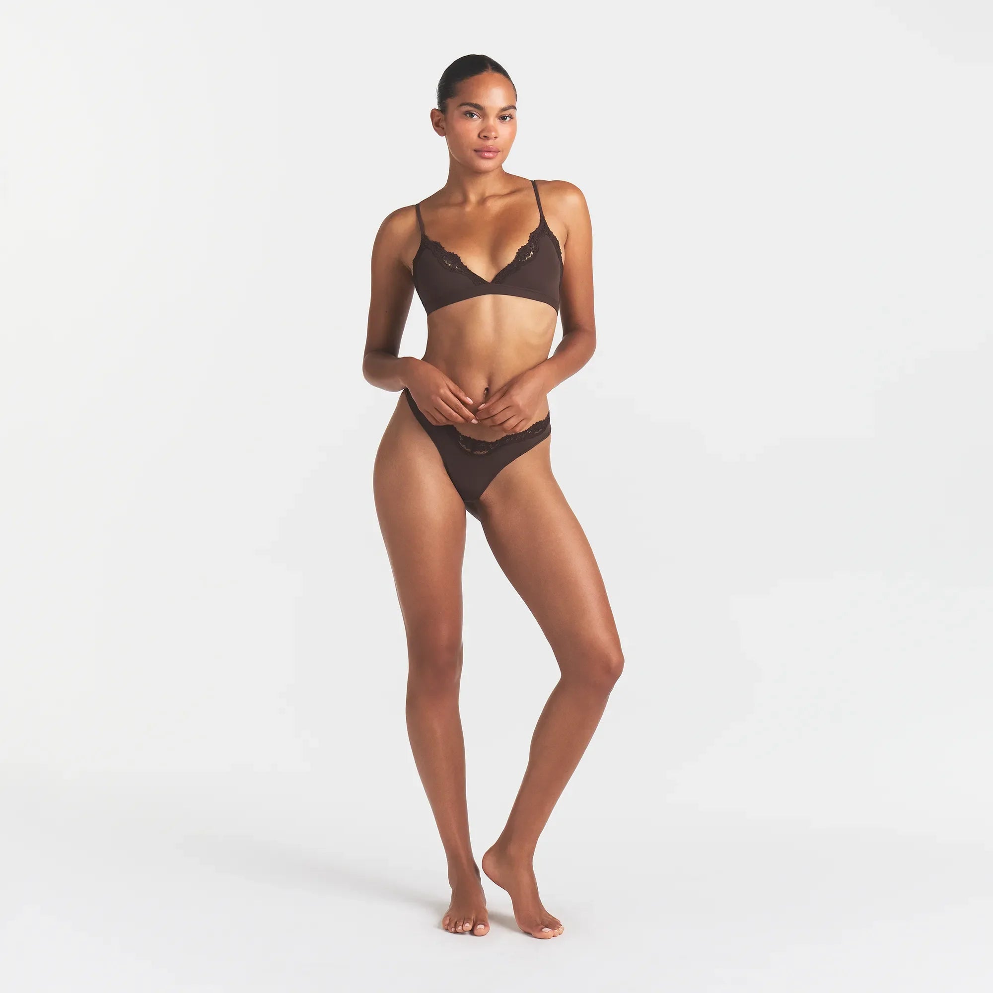 FITS EVERYBODY LACE TRIANGLE BRALETTE | ESPRESSO