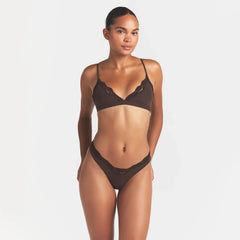 FITS EVERYBODY LACE TRIANGLE BRALETTE | ESPRESSO