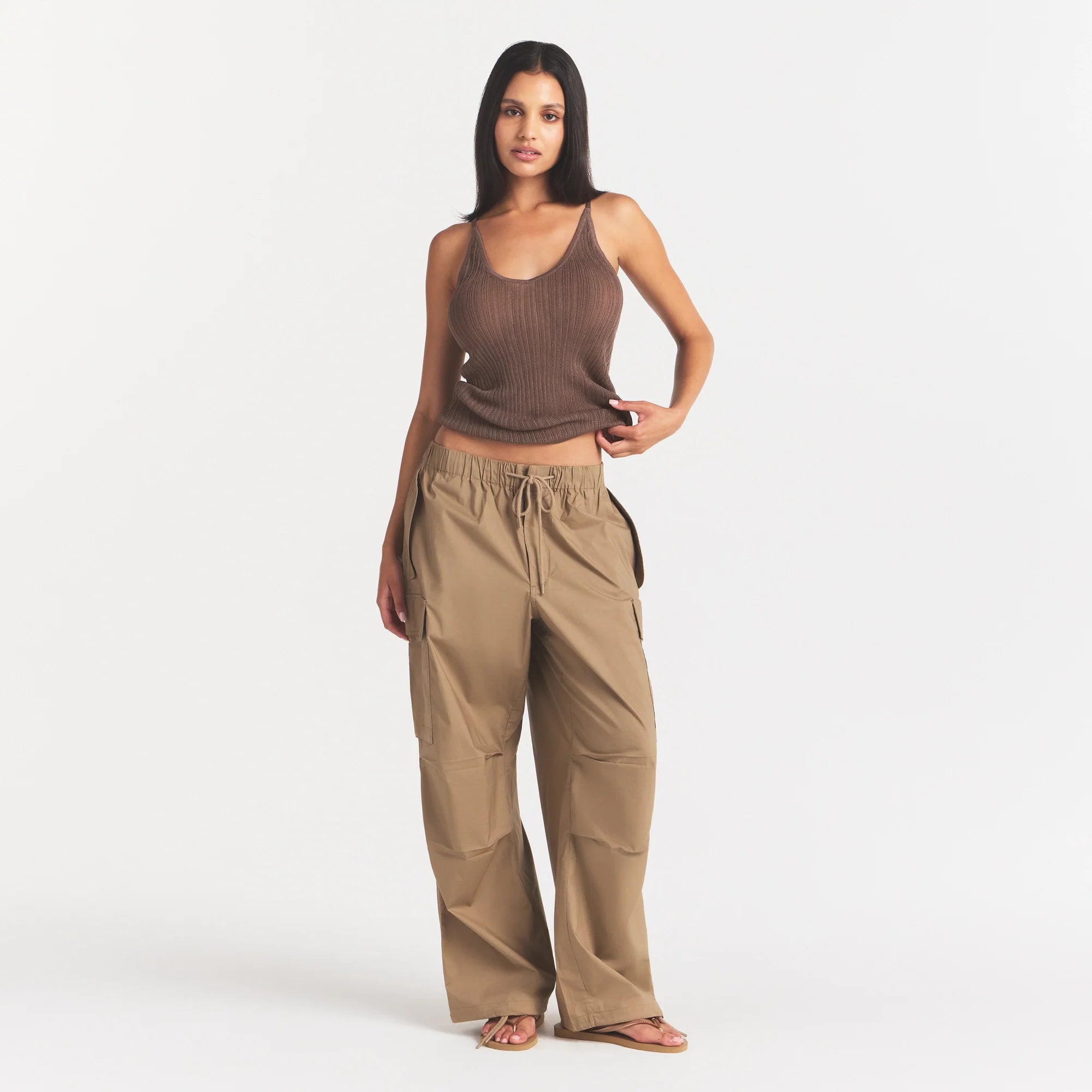 WOVEN COTTON OVERSIZED LOW RISE CARGO PANT | DESERT