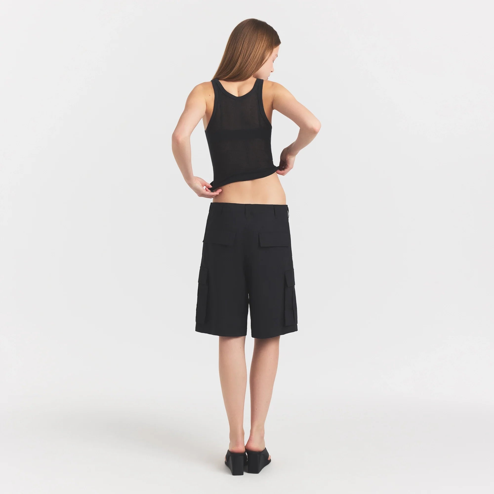 WOVEN COTTON OVERSIZED CARGO SHORT | ONYX