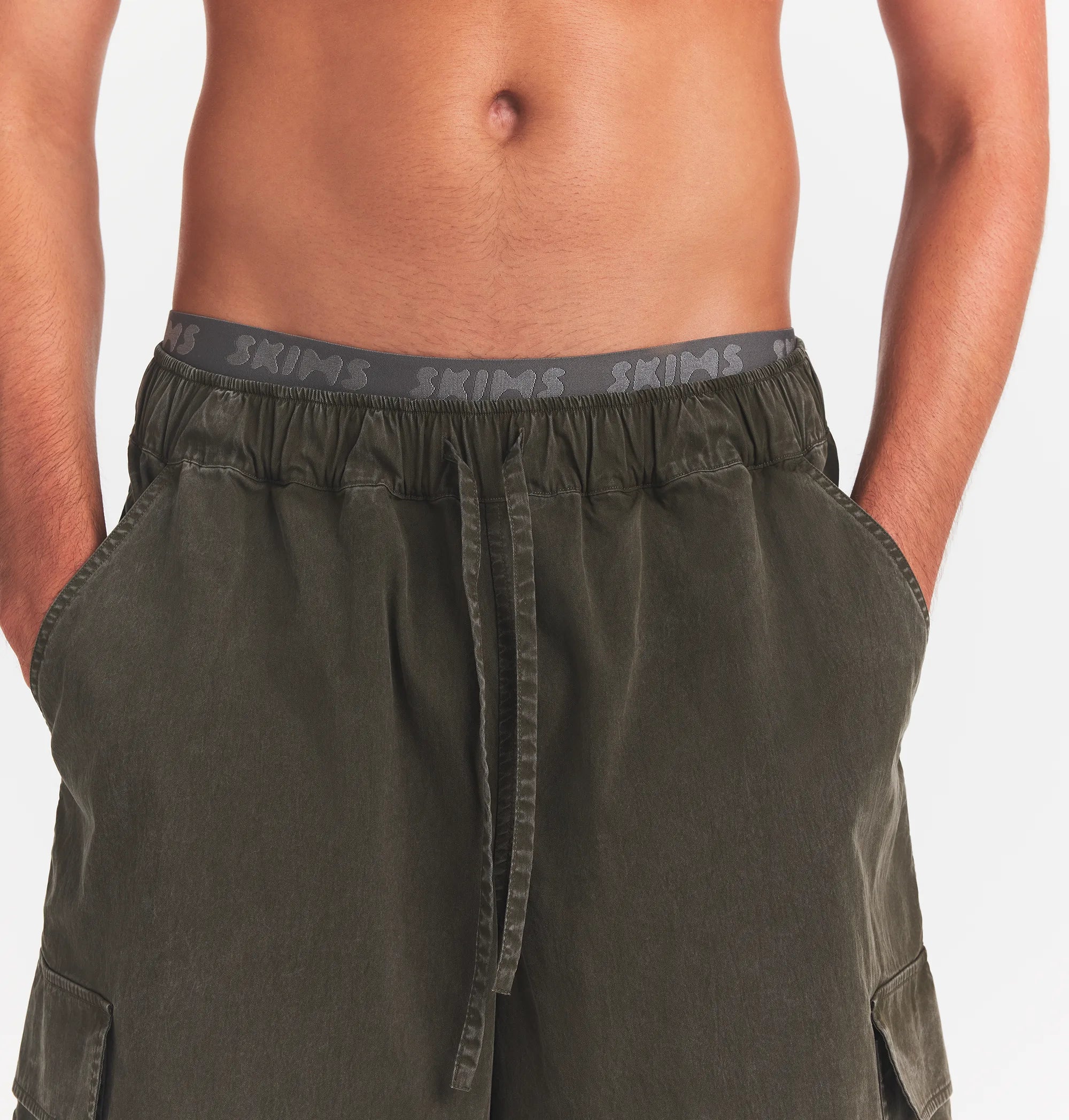 WOVEN MENS RELAXED CARGO SHORT | JUNGLE
