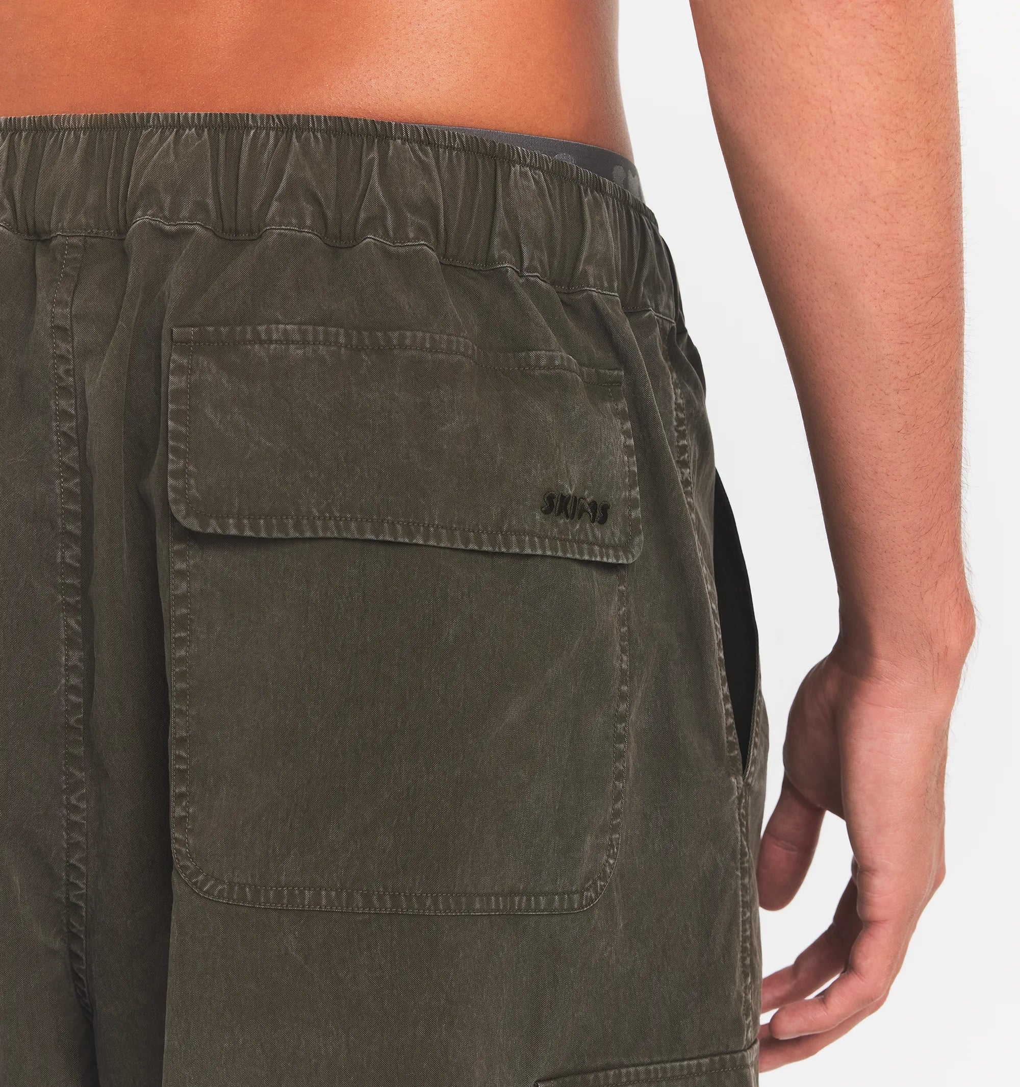 WOVEN MENS RELAXED CARGO SHORT | JUNGLE