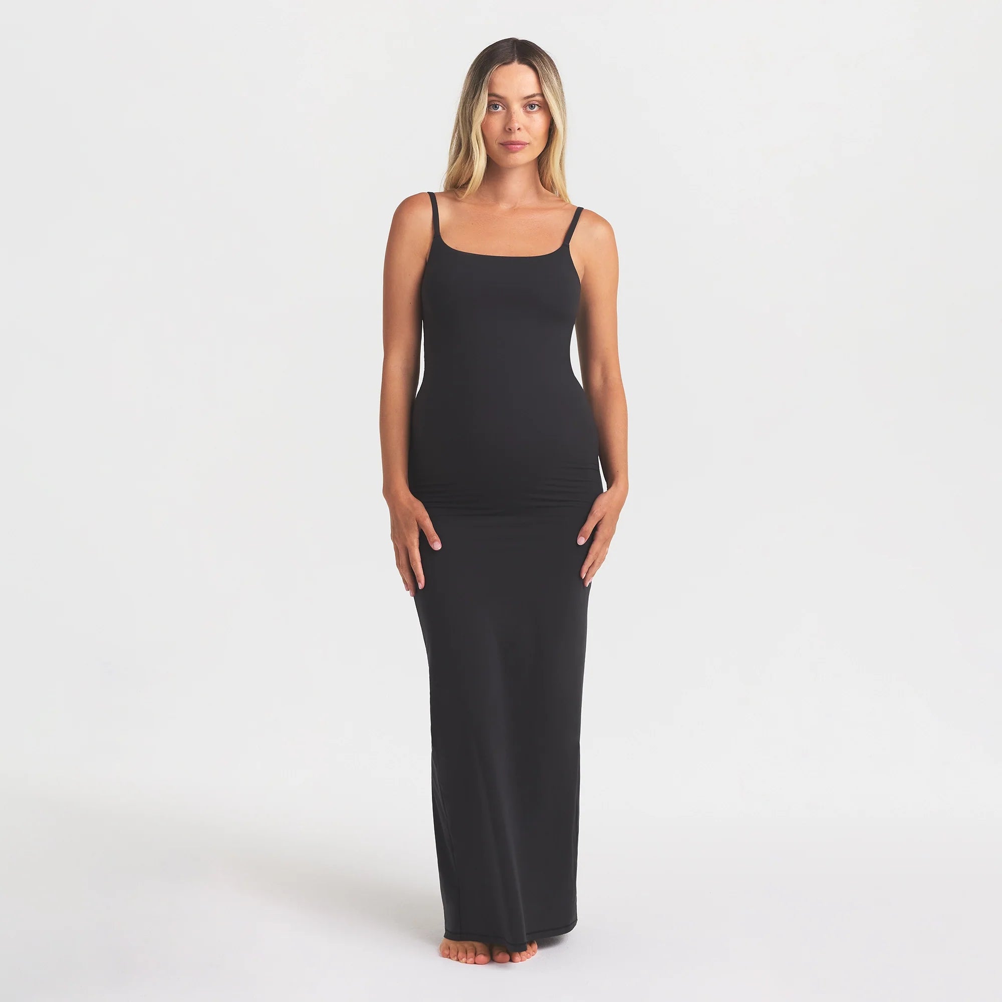 FITS EVERYBODY MATERNITY LONG SLIP DRESS | ONYX