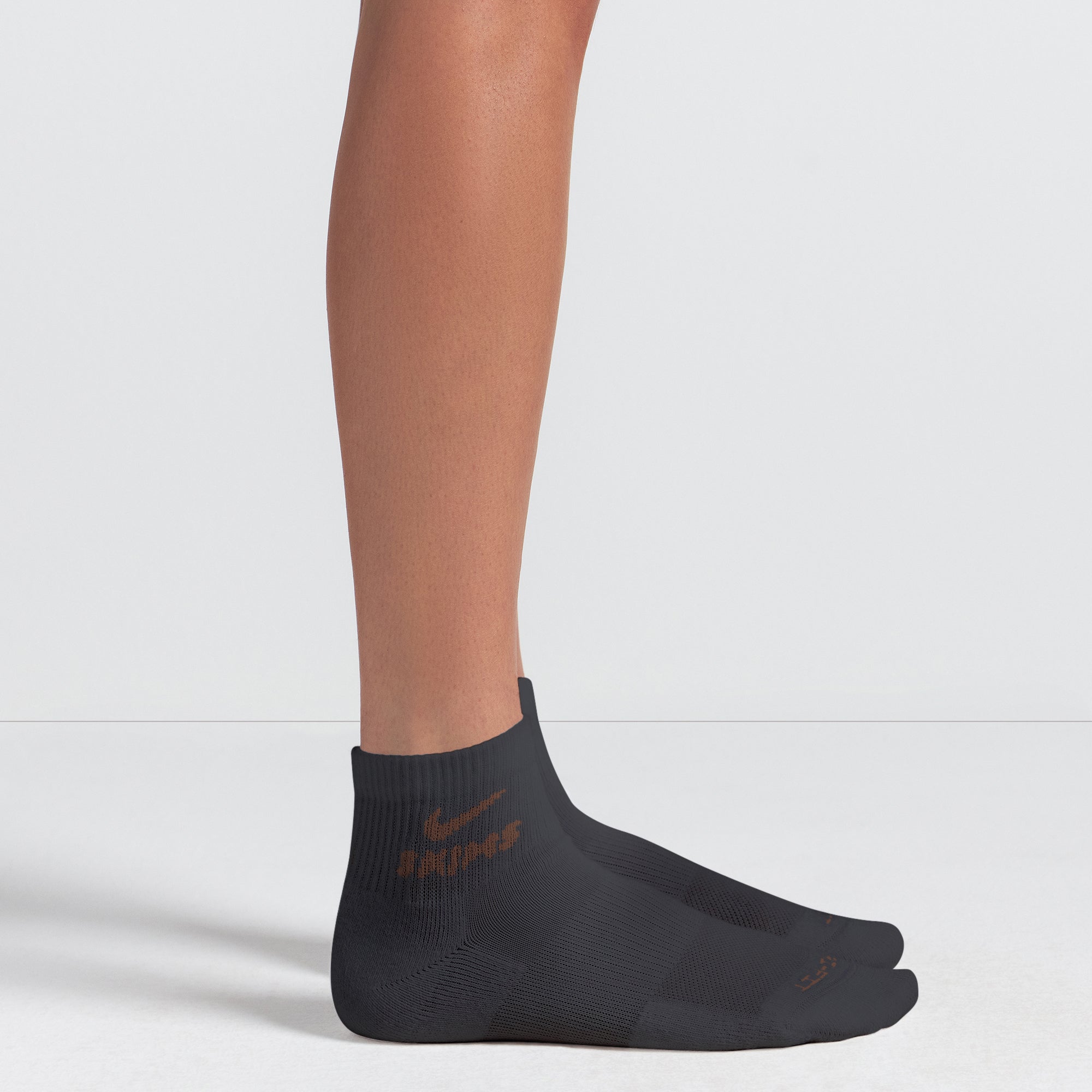 NikeSKIMS ACCESSORIES DRI-FIT��� QUARTER CREW SOCK 3-PACK | HEATHER GREY MULTI