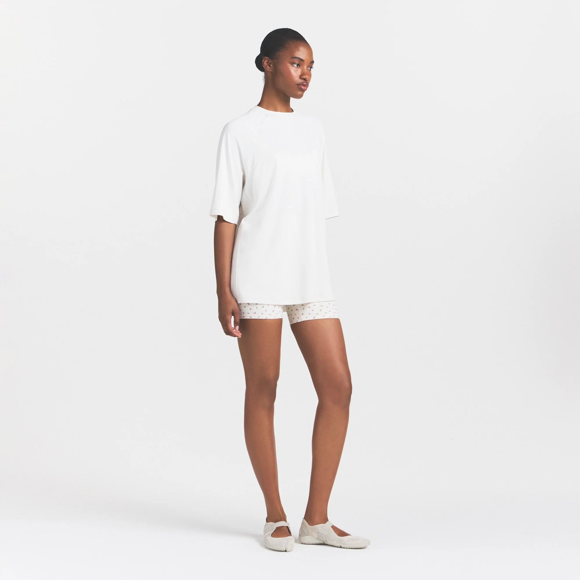 NikeSKIMS AIRY DRI-FIT��� OVERSIZED T-SHIRT | IVORY