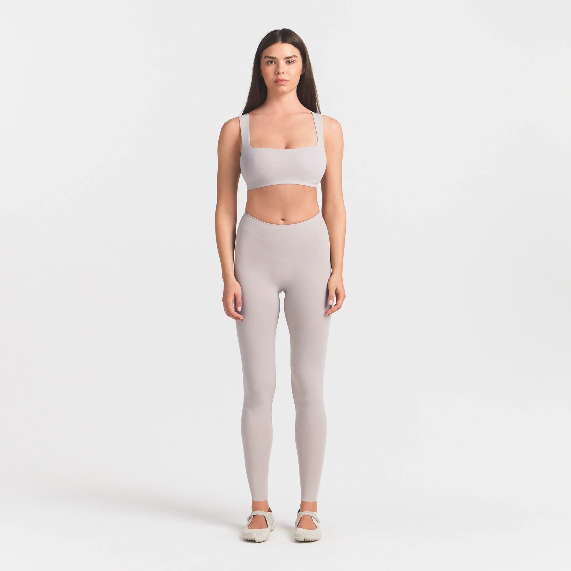 NikeSKIMS STUDIO STRETCH RACERBACK BRA | LINEN
