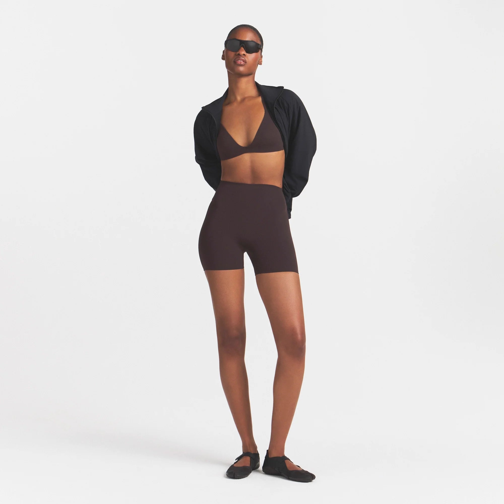 NikeSKIMS STUDIO STRETCH 5" BIKER SHORT | DARK ROAST