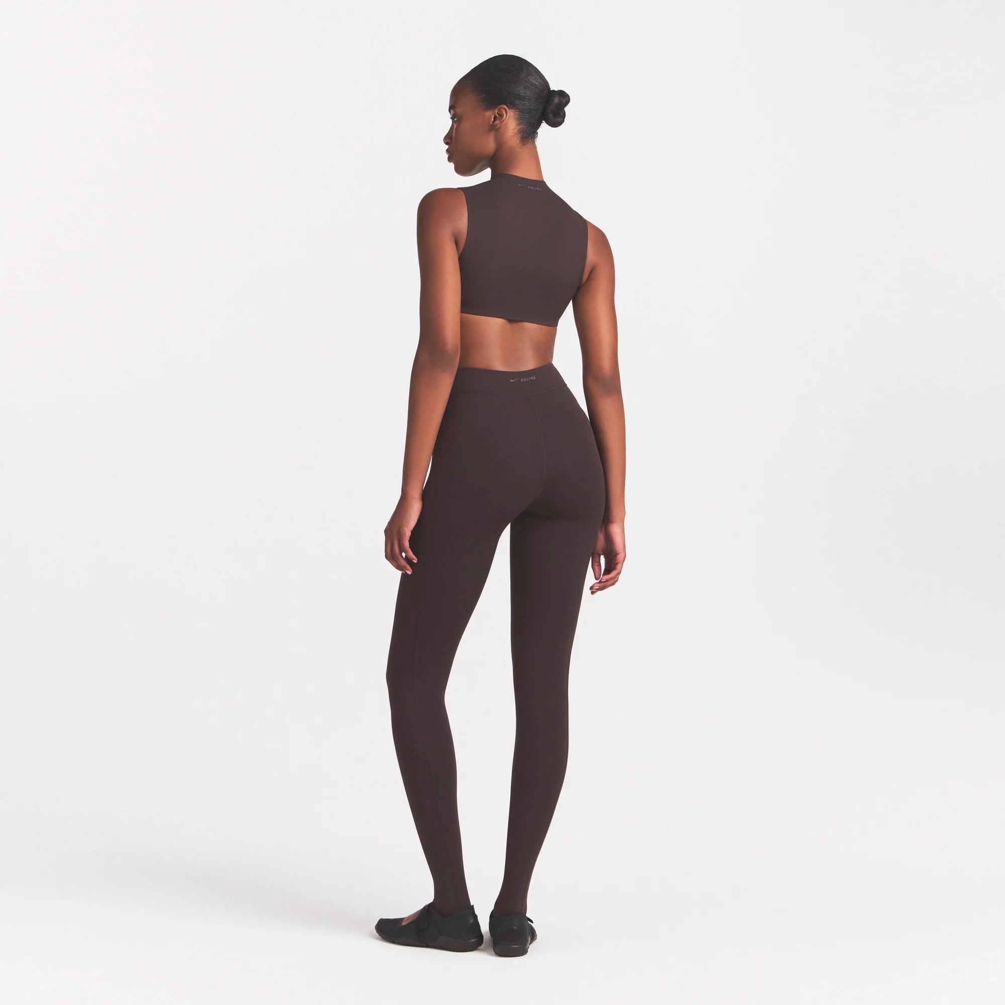 NikeSKIMS STUDIO STRETCH DIPPED 29" LEGGING | DARK ROAST