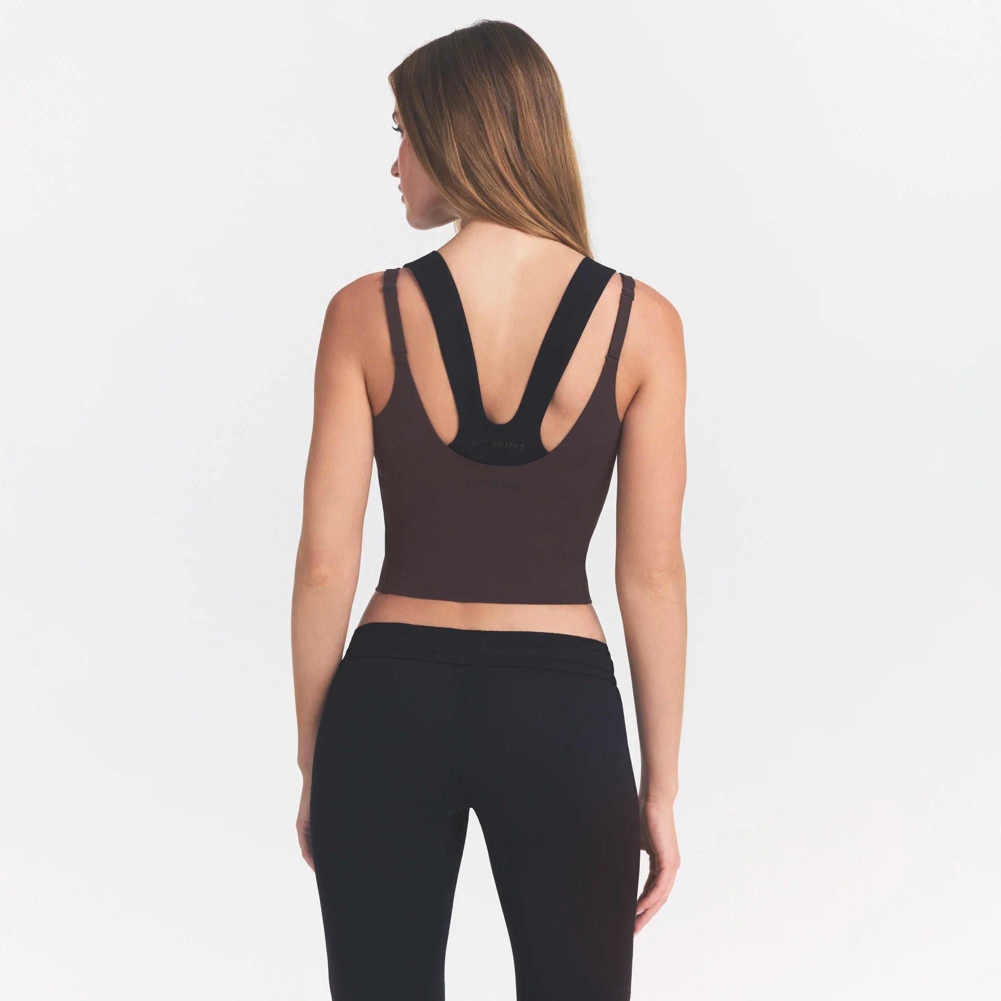 NikeSKIMS STUDIO STRETCH PLUNGE TANK | DARK ROAST