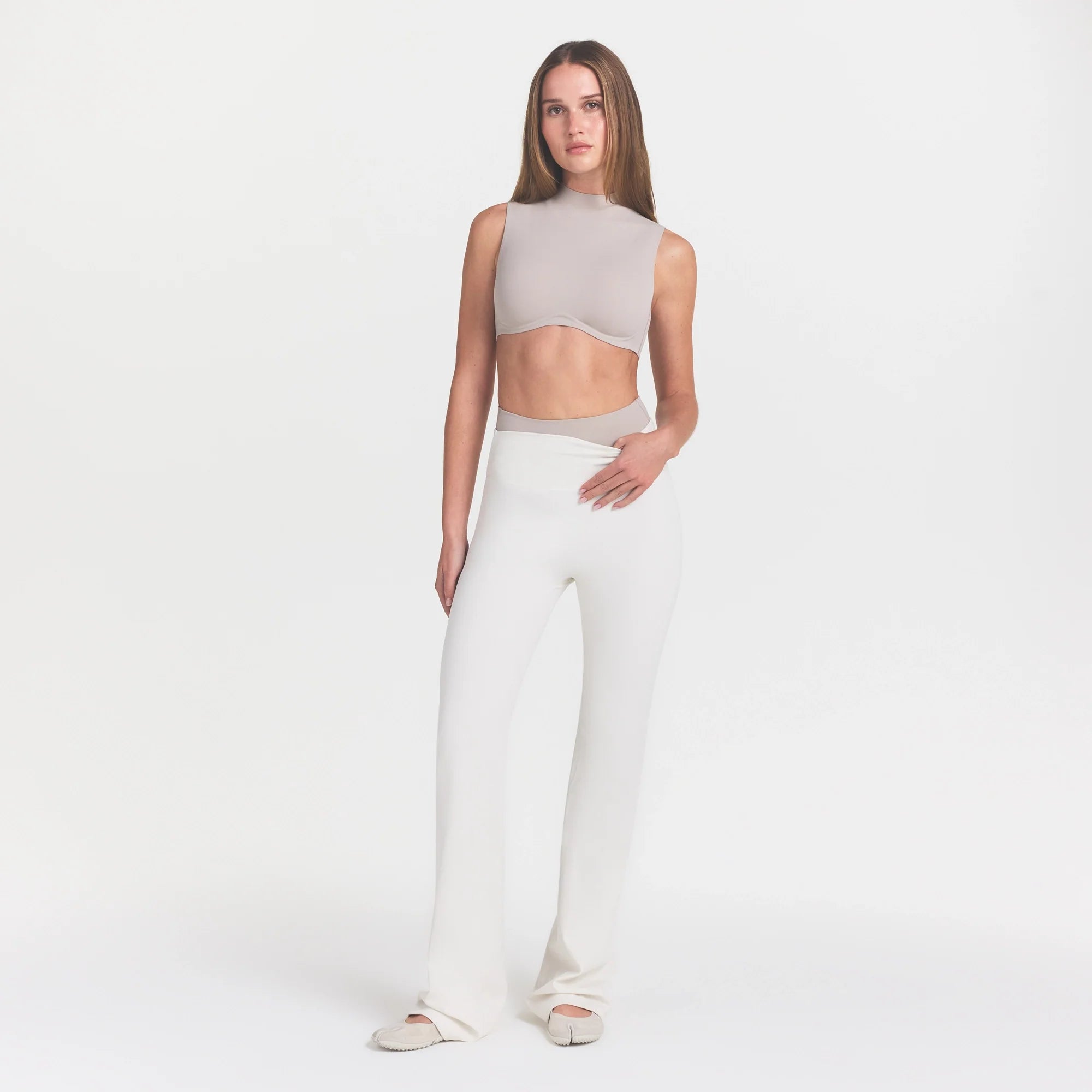 NikeSKIMS MATTE SLIM FLARE LEGGING | IVORY