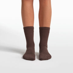 NikeSKIMS ACCESSORIES DRI-FIT��� PILATES GRIP CREW SOCK | DARK SEPIA