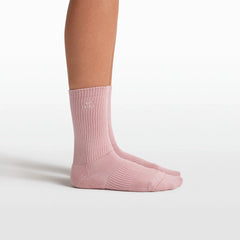 NikeSKIMS ACCESSORIES DRI-FIT��� PILATES GRIP CREW SOCK | HIMALAYAN