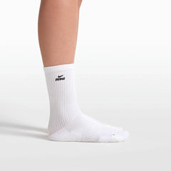 NikeSKIMS ACCESSORIES DRI-FIT��� PILATES GRIP CREW SOCK | SNOW