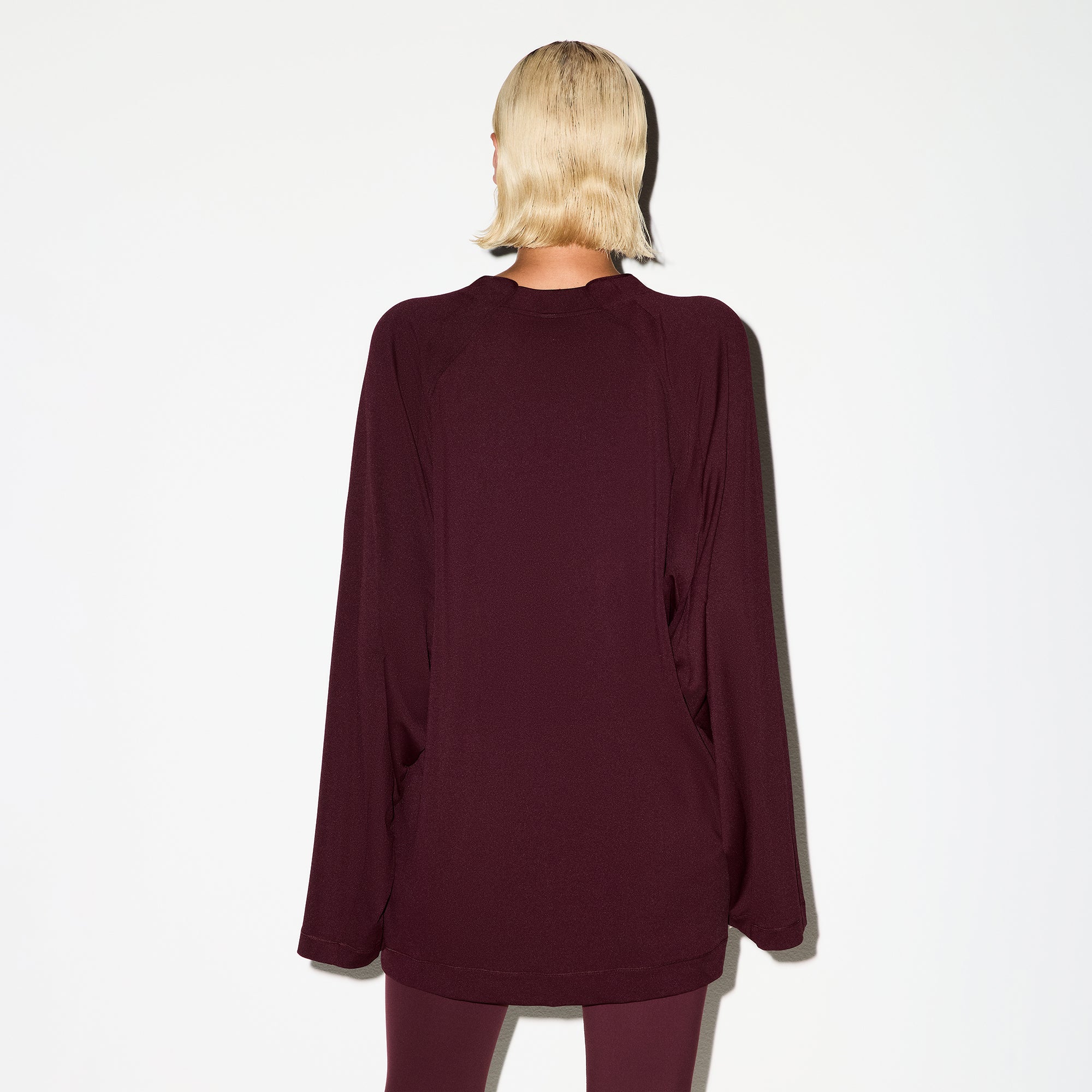 NikeSKIMS AIRY V-NECK OVERSIZED LONG SLEEVE TOP | CURRANT