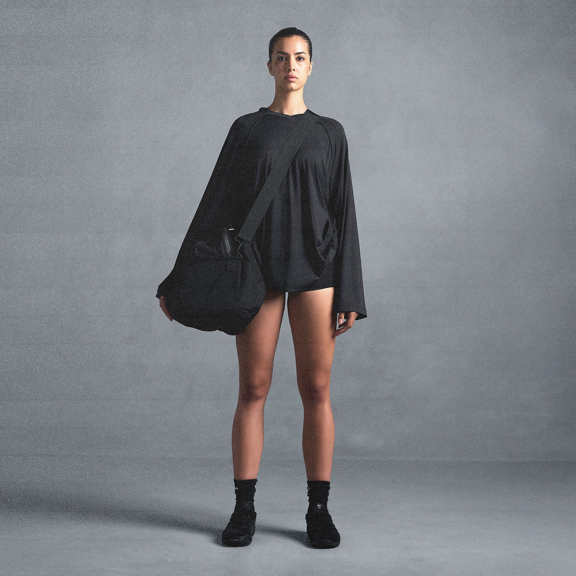 NikeSKIMS AIRY V-NECK OVERSIZED LONG SLEEVE TOP | OBSIDIAN