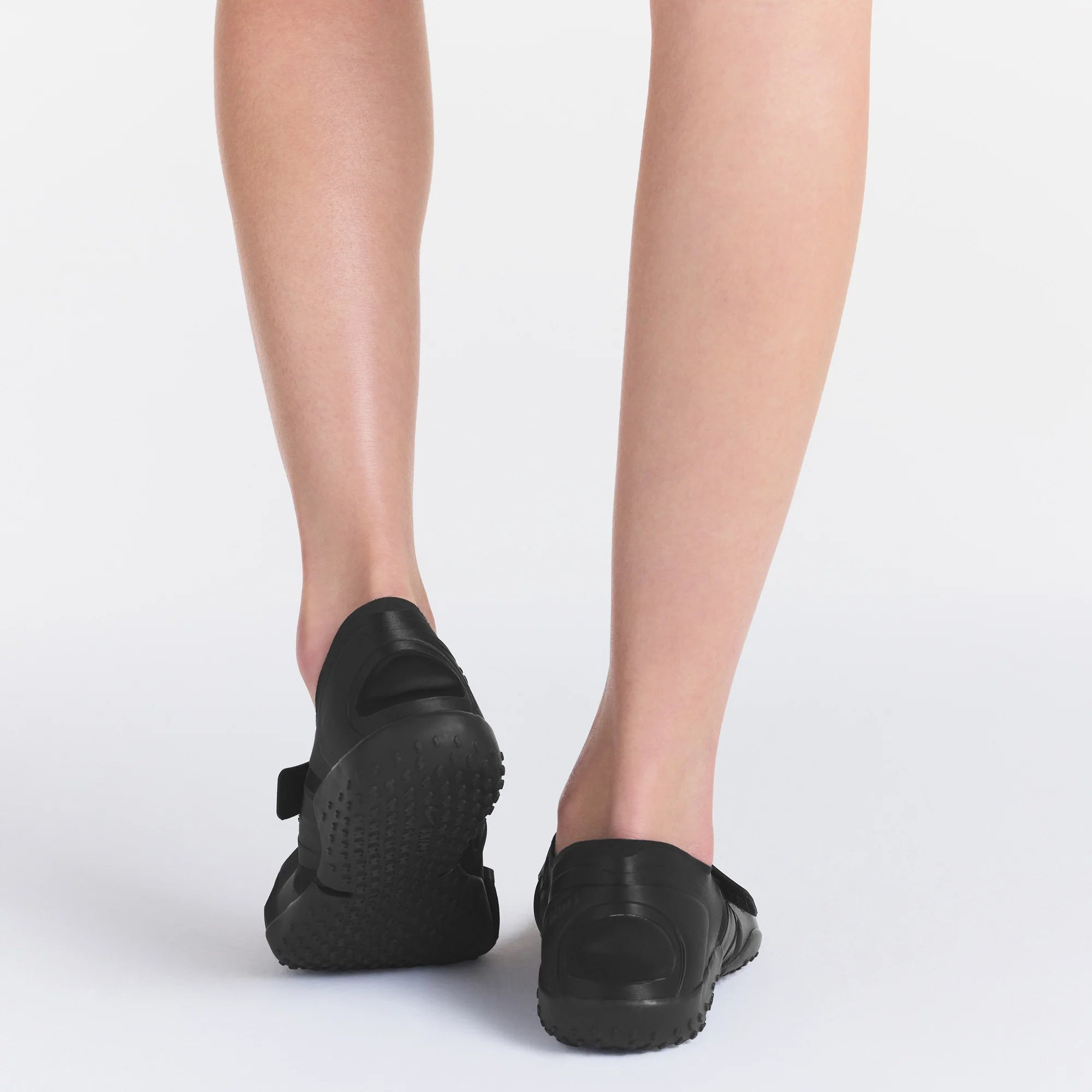 NikeSKIMS FOOTWEAR RIFT SATIN | BLACK