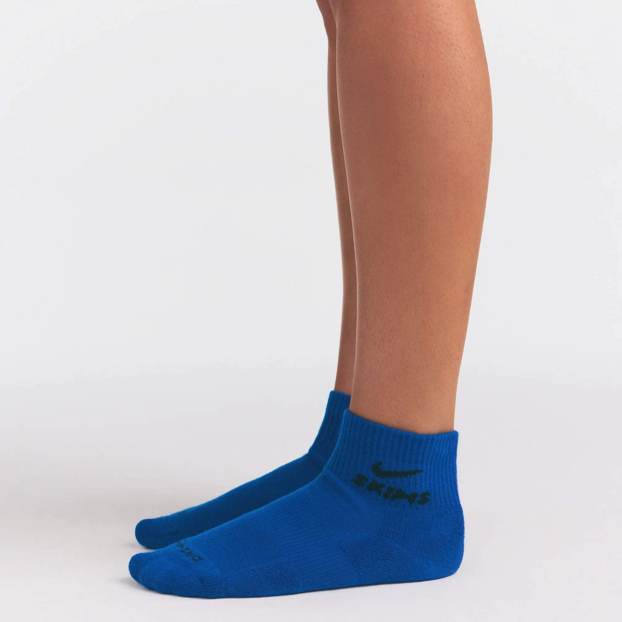 NikeSKIMS ACCESSORIES DRI-FIT��� QUARTER CREW SOCK 3-PACK | COBALT MULTI