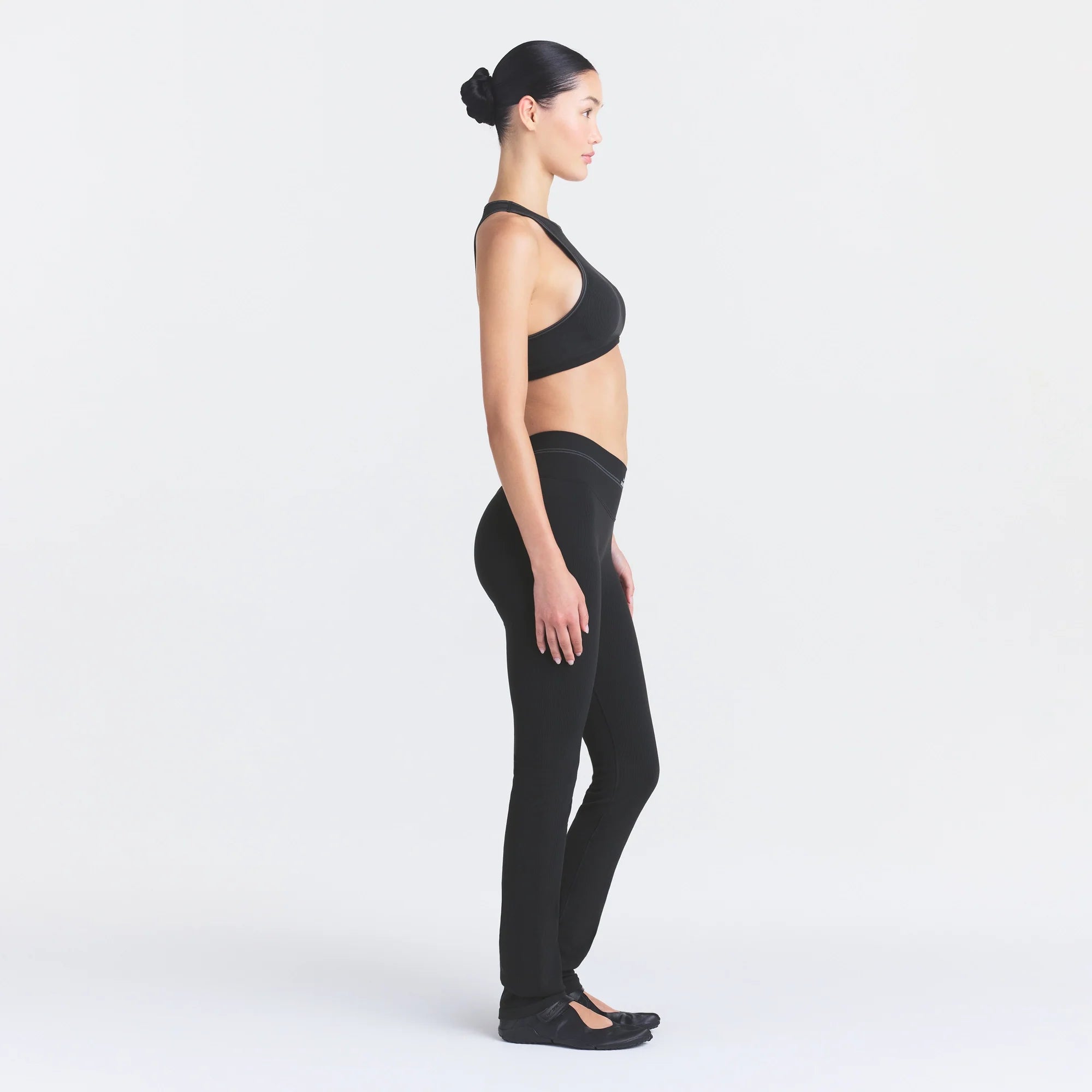 NikeSKIMS RIBBED SEAMLESS 34" STRAIGHT LEGGING | OBSIDIAN