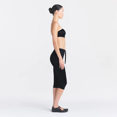 NikeSKIMS SATIN SHINE CAPRI 17" LEGGING | OBSIDIAN