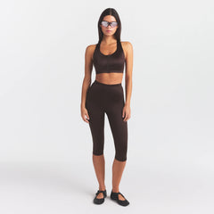 NikeSKIMS SATIN SHINE CAPRI 17" LEGGING | PHOENIX