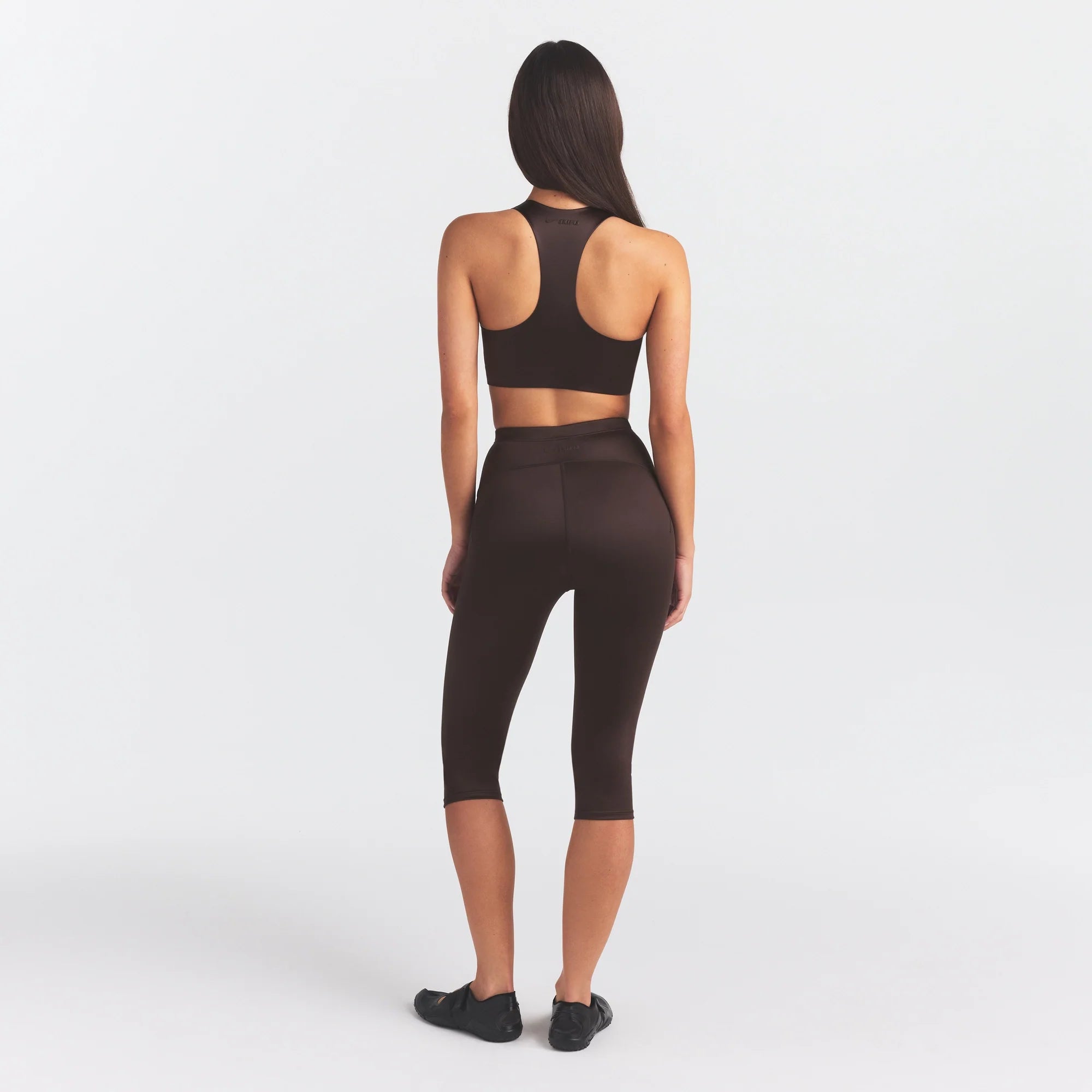 NikeSKIMS SATIN SHINE CAPRI 17" LEGGING | PHOENIX