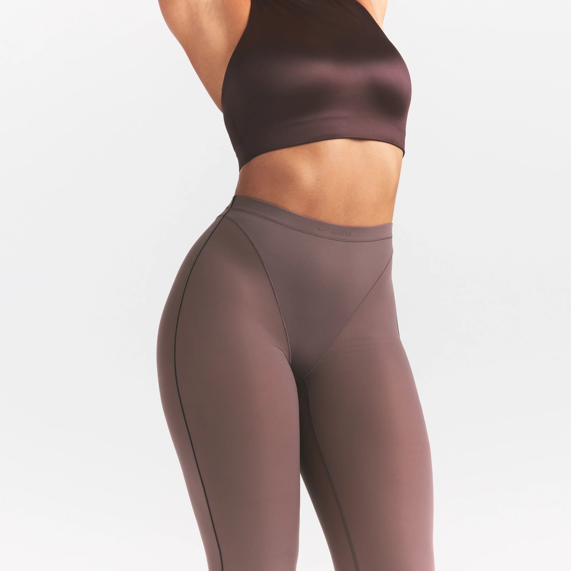 NikeSKIMS WEIGHTLESS LAYERS V-PANEL 28" LEGGING | RESIN