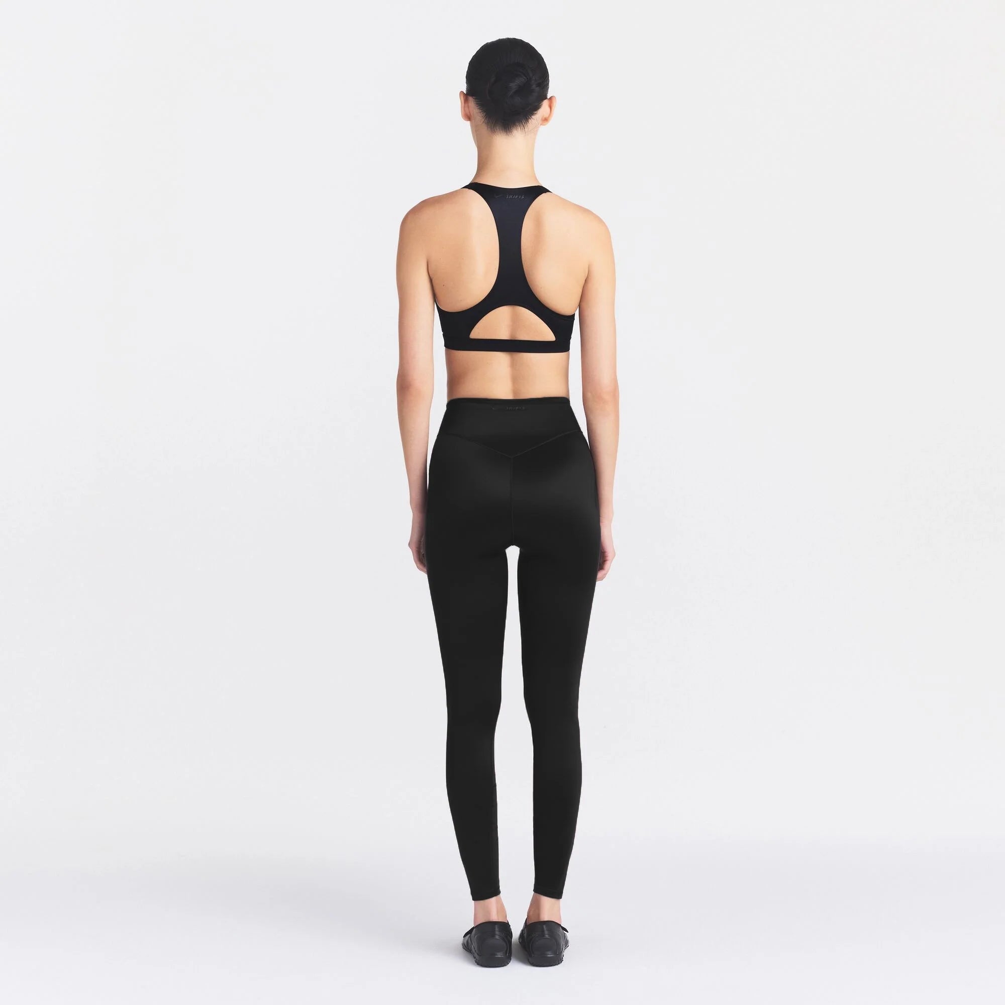 NikeSKIMS SATIN SHINE BONDED WAIST 26" LEGGING | OBSIDIAN