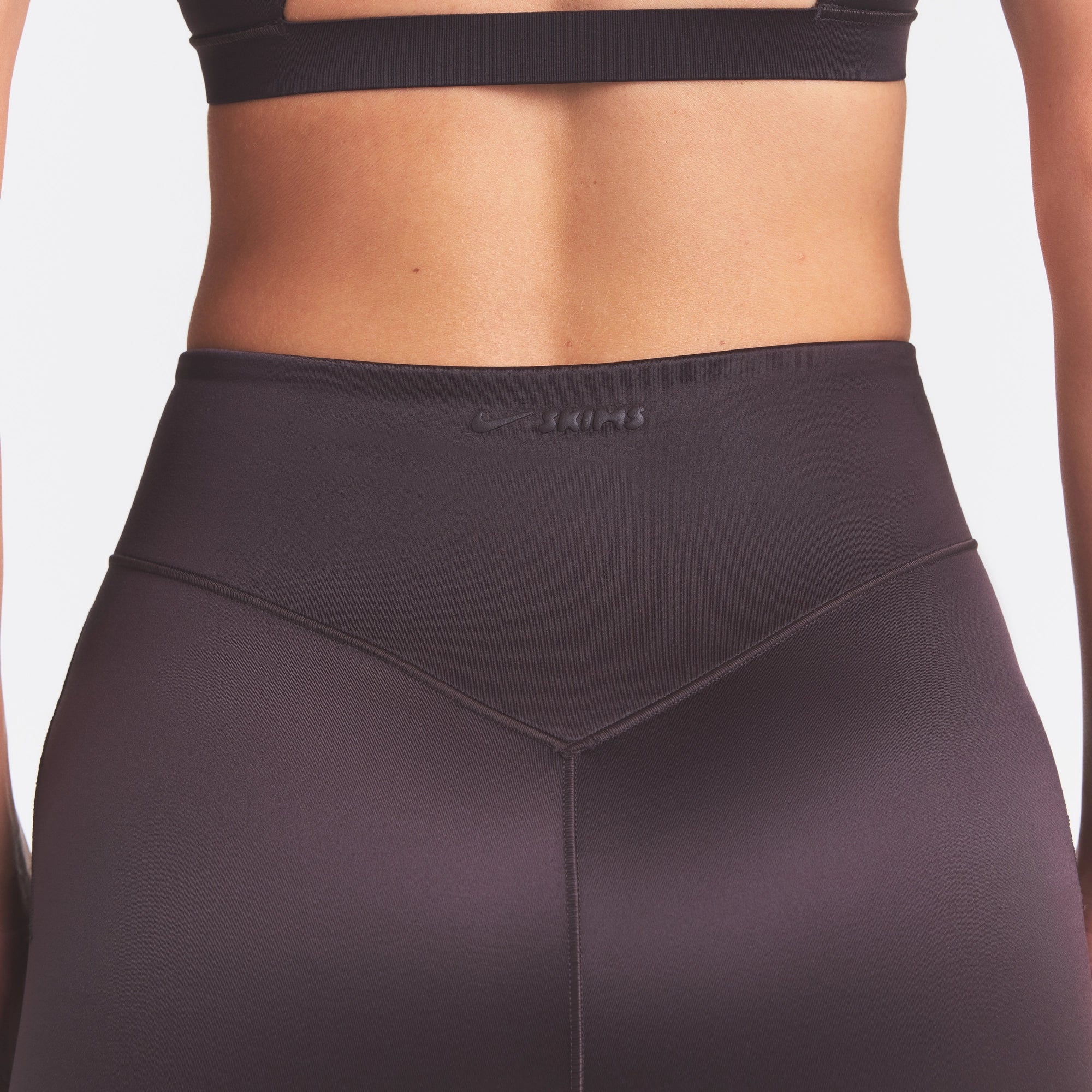 NikeSKIMS SATIN SHINE BONDED WAIST 26" LEGGING | PHOENIX