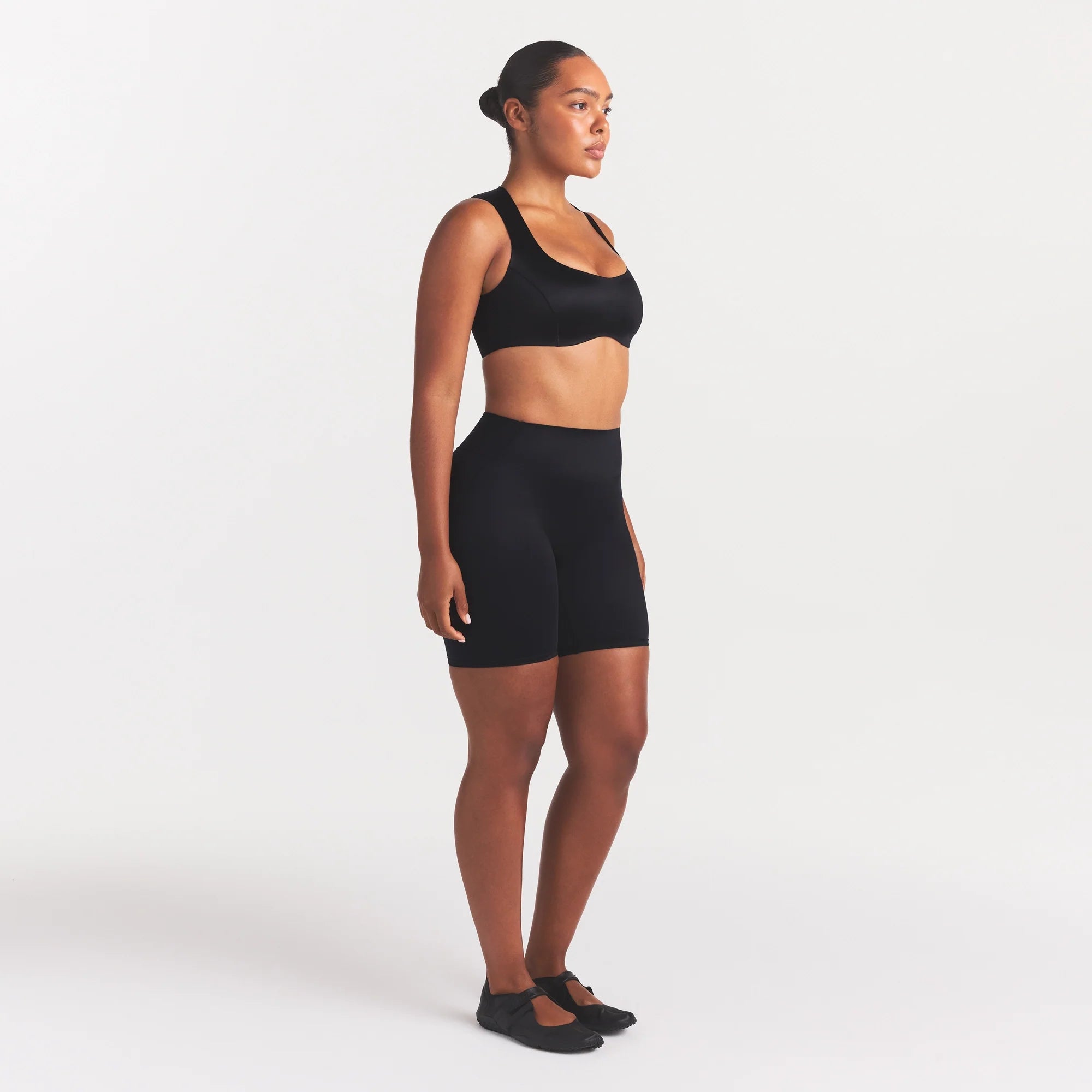 NikeSKIMS SATIN SHINE BONDED WAIST 7" BIKER SHORT | OBSIDIAN